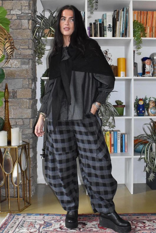 Nora Brushed Cotton Gingham Classic Barrel Pant Black